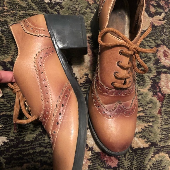 Oxfords - Picture 2 of 3